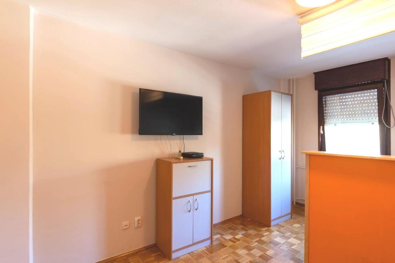Apartament Vanja *